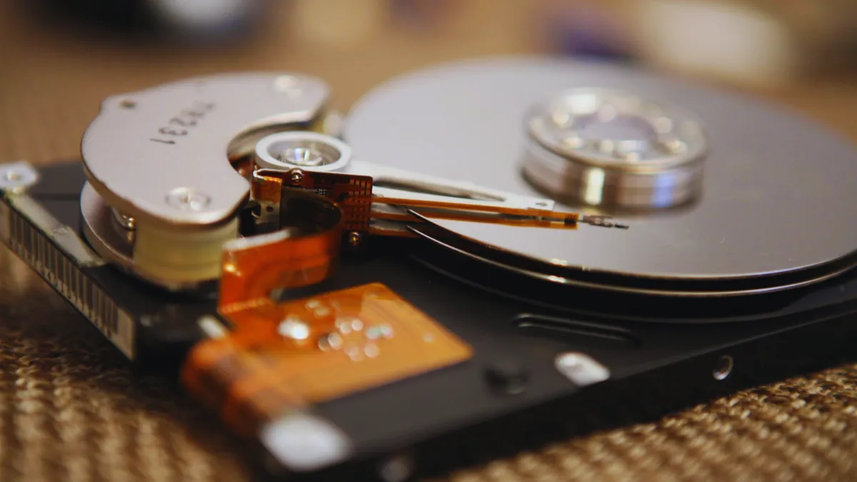 hard drives ai comeback, ai storage trend, hdd comeback